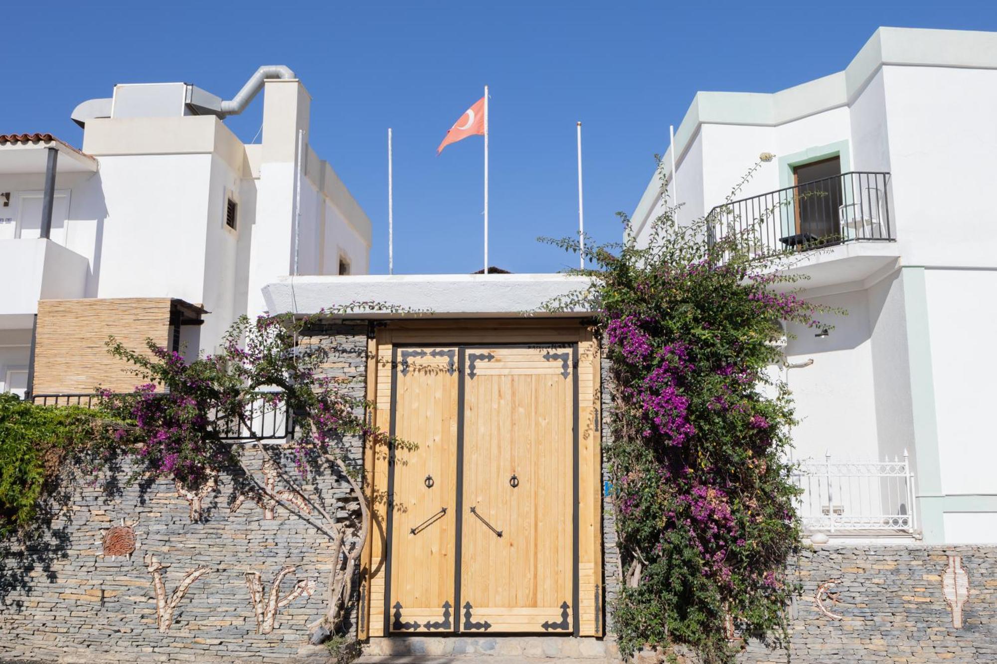Salinas Beach Hotel Bodrum-Boutique Concept Gumbet Exterior photo